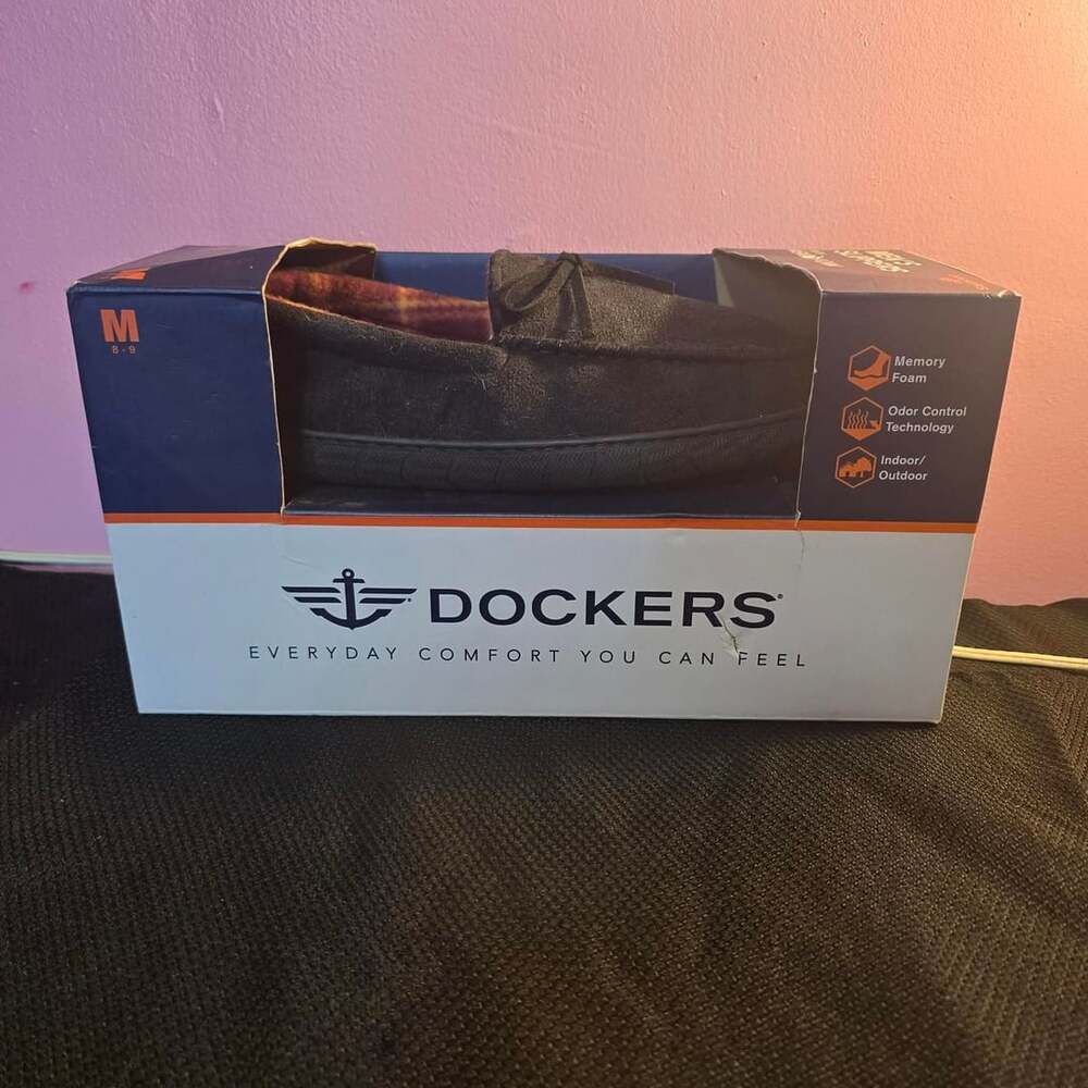 Dockers Men's Slippers Size M 8-9 Black New in Box